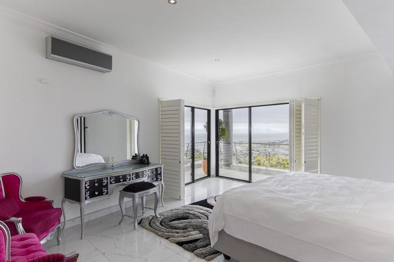 9 Bedroom Property for Sale in Gordon Heights Western Cape